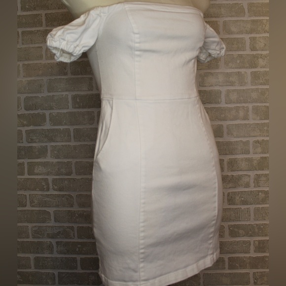 White off the shoulder dress - Picture 3 of 3